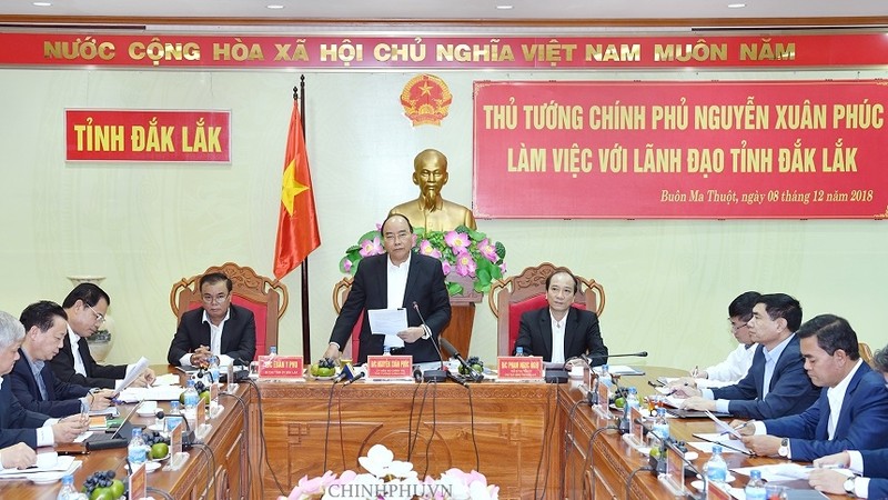 The working session between PM Nguyen Xuan Phuc and Dak Lak leaders (Photo: VGP)