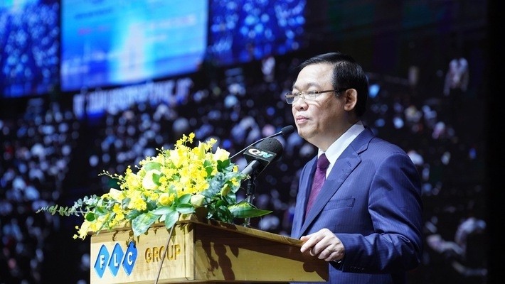 Deputy Prime Minister Vuong Dinh Hue speaking at the Vietnam Logistics Forum 2018 (Photo: Viet Tuan)