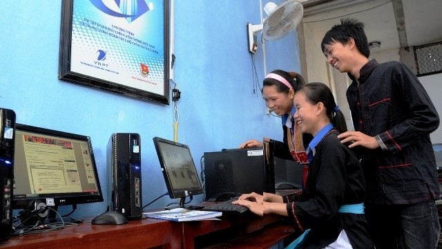 The internet connects people in all countries and regions of the world. (Photo:Tran Hai)