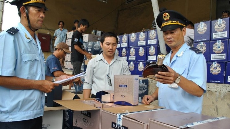 Enterprises say more customs reforms are needed despite a higher level of satisfaction. (Photo: Bao Dau tu)