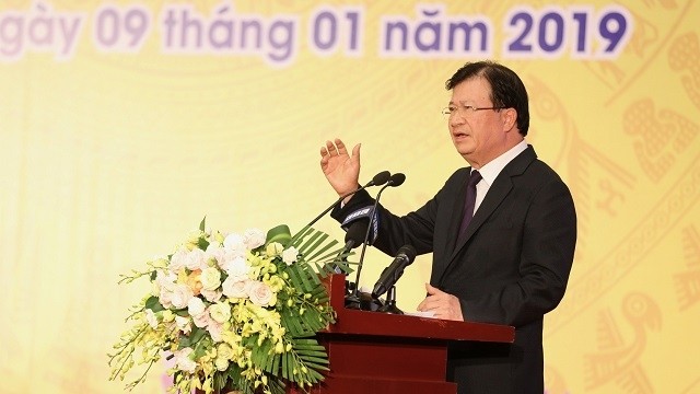Deputy PM Trinh Dinh Dung speaks at the conference. (Photo: VGP)