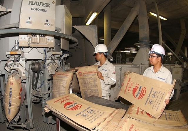 A line at the Thang Long Cement Joint Stock Company in Quang Ninh province 