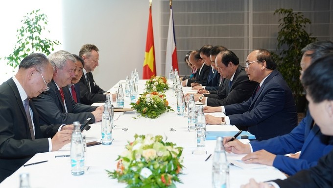 At the meeting between PM Nguyen Xuan Phuc and Chairman of the Communist Party of Bohemia and Moravia Vojtech Filip (Photo; VGP)