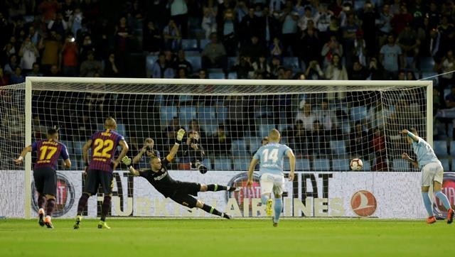 Celta Vigo's Iago Aspas scores their second goal from the penalty spot - La Liga Santander - Celta Vigo v FC Barcelona - Balaidos, Vigo, Spain - May 4, 2019. (Photo: Reuters)