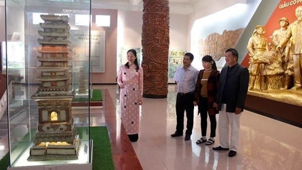 A glazed ceramic tower from Tro Pagoda recognised as national treasure. (Photo: baovanhoa.vn)