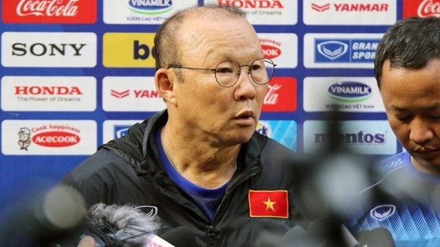 Coach Park Hang-seo surrounded by the press before his team’s first training session to prepare for the upcoming 2022 FIFA World Cup qualification. (Photo: Vietnam Football Federation)