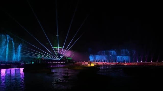 A performance at the opening of Ban Gioc waterfall festival on Saturday night. (Photo: NDO/Minh Tuan)