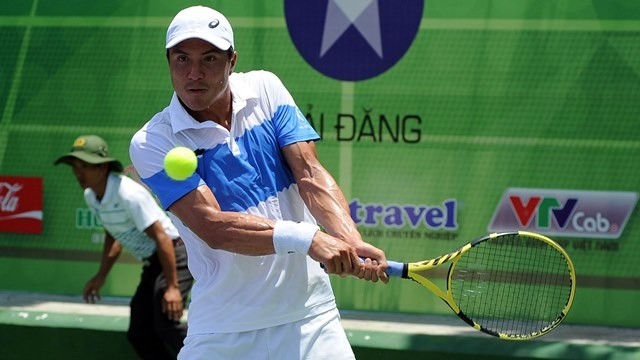 With the presence of ATP-ranked player Daniel Cao Nguyen, Vietnamese tennis team will be favourites for gold medals in the upcoming 2019 SEA Games in the Philippines this December. (Photo: VTF)
