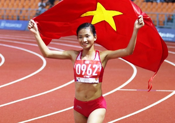 Track and field star Nguyen Thi Oanh (pictured) surpasses swimmer Nguyen Thi Anh Vien to become the most outstanding Vietnamese athlete in 2019.