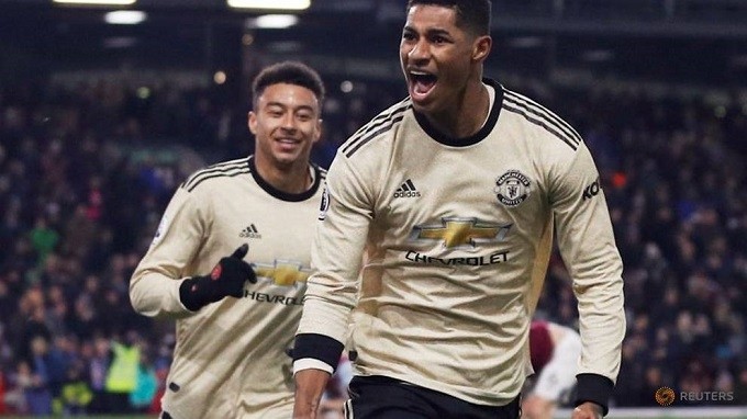 Soccer Football - Premier League - Burnley v Manchester United - Turf Moor, Burnley, Britain - December 28, 2019 Manchester United's Marcus Rashford celebrates scoring their second goal with Jesse Lingard. (Reuters)