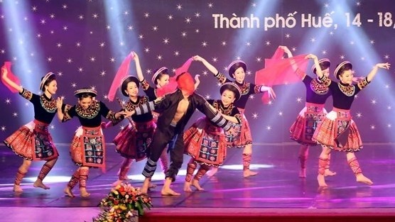 A performance by Vietnamese artists at the first International Dance Festival in Hue city, the central province of Thua Thien - Hue in 2014. (Photo: VNA)