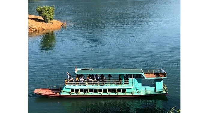 Yacht tourism on Da River in the northern mountainous province of Hoa Binh.