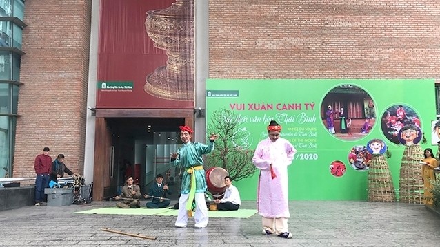 A ‘cheo’ (traditional opera) performance at the programme 