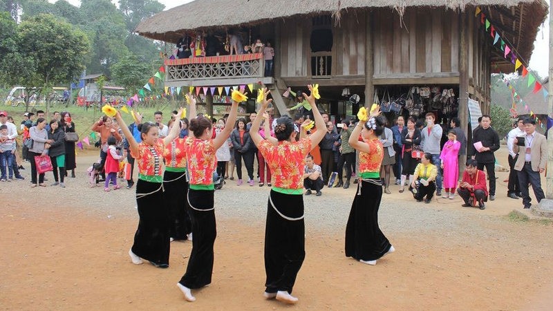 The Ministry of Culture, Sports and Tourism will support the preservation and restoration of traditional festivals of many ethnic minority groups. (Photo: hanoimoi.com.vn)