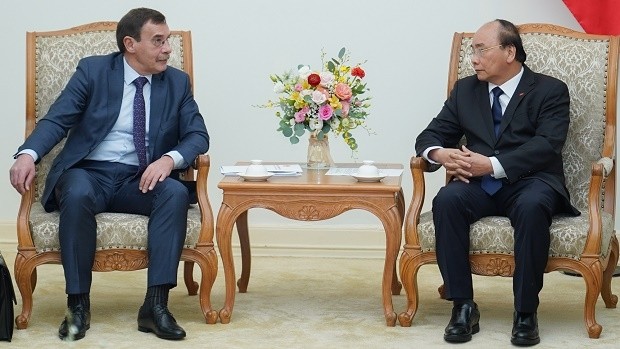 Prime Minister Nguyen Xuan Phuc (R) and Chief of the Russian Presidential Anti-Corruption Directorate Chobotov Andrey Sergeevich (Photo: VGP)