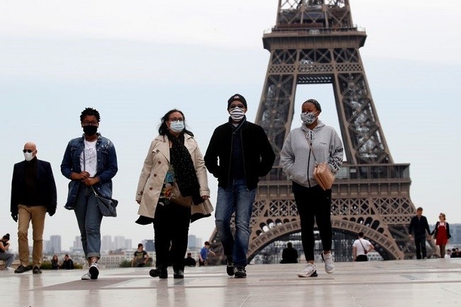  The number of confirmed coronavirus infections in France jumped by 3,325 to 149,071, though the increase was not due to a rise in daily infections but was a result of the inclusion of data from a new tracking system, the health ministry said in a statement.