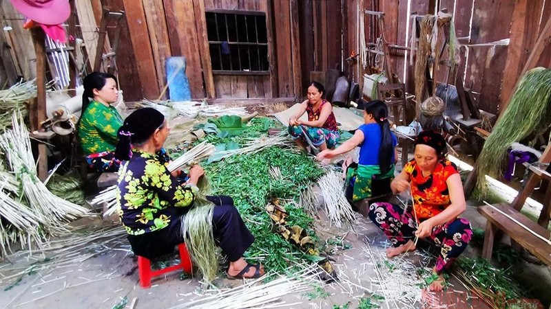 In the H’mong community, weaving is set as a criterion to measure a woman’s dexterity, industriousness, and dignity