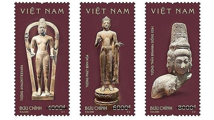 Three stamps showing the image of three national treasures - the statuettes of Avalokitesvara Deity, Hoa Binh Buddha, and Brahma God, have recently been issued by the Ministry of Information and Communications. (Photo: ictvietnam.vn)