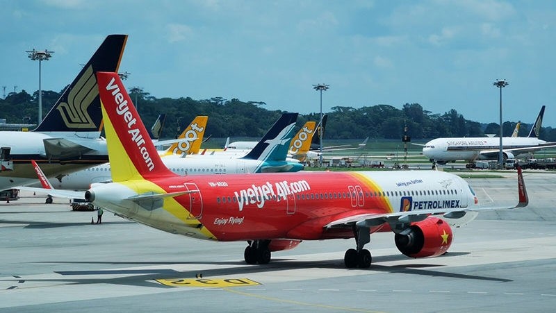 Vietnam has decided to resume some commercial flights between Vietnam and six countries and territories.
