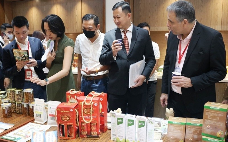 Vietnamese goods showcased at the conference.
