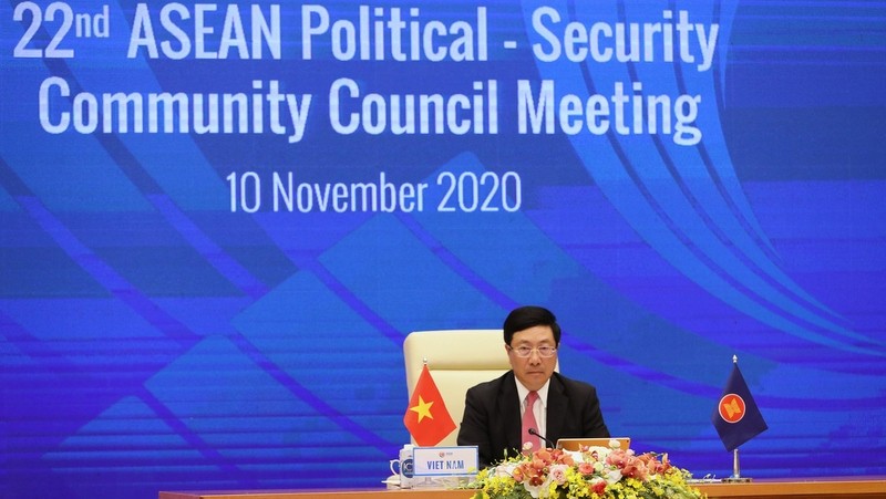 Deputy PM and FM Pham Binh Minh at the meeting (Photo: NDO/DUY LINH)