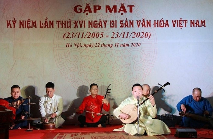 Artisans perform at the get-together. (Photo: NDO)