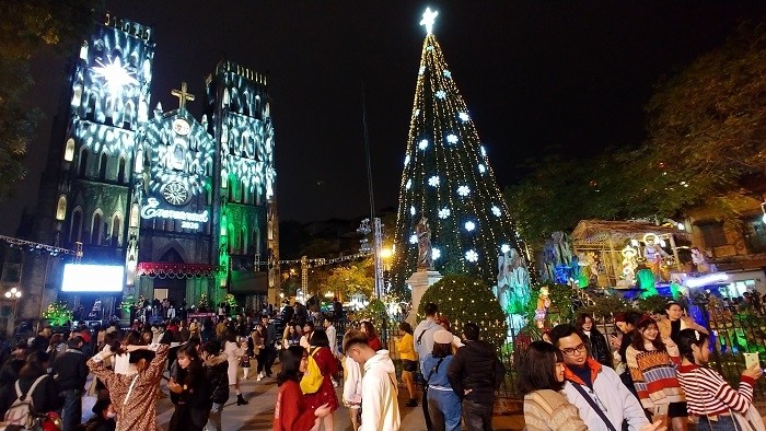 Christmas celebrations promise to be different this year amid the global pandemic but in Vietnam it is still truly a big celebration, even this year, following the effective control of COVID-19. (Photo: NDO/Trung Hung)