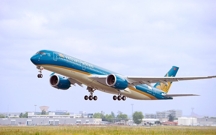Vietnam Airlines strengthens its flights with a journey time of two hours per flight, using modern wide-body aircraft on the route between Hanoi and Ho Chi Minh City.