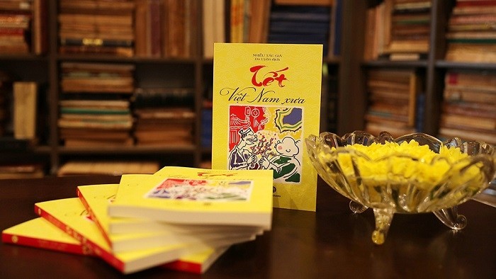 Book reveals how Vietnamese people celebrate Tet in the olden days. (Photo: Mai Ha Books)