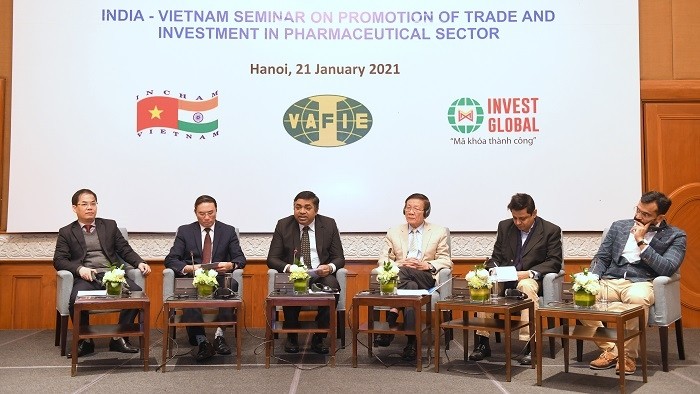 A panel discussion at the seminar.