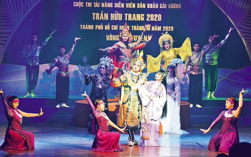 A performance at the Tran Huu Trang Contest for Talented Cai Luong (Vietnamese reformed opera) Performers 2020.