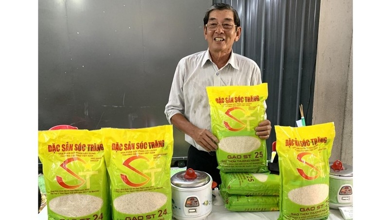 ST25 rice and its founder engineer Ho Quang Cua.