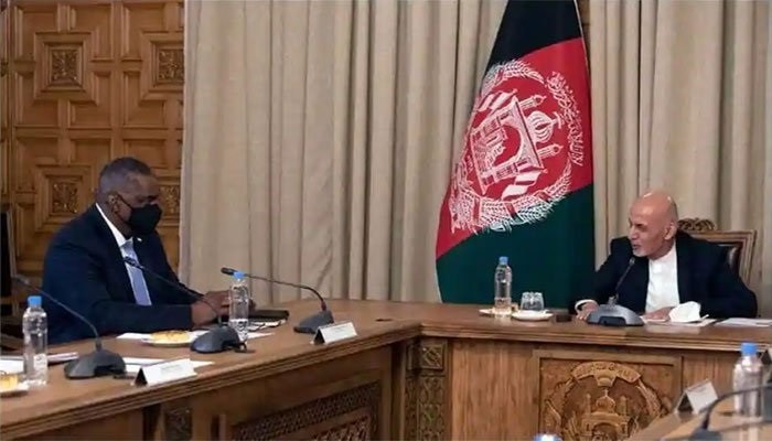 Afghan president meets with US peace delegation in Kabul
